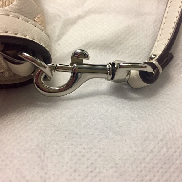 Coach - Picture 4 of 8